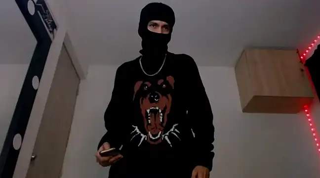 Snapshot of Samuel_Suarez chatting on 12-16-24, 11:28 Samuel Suarez online show from 12-16-24, 11:28