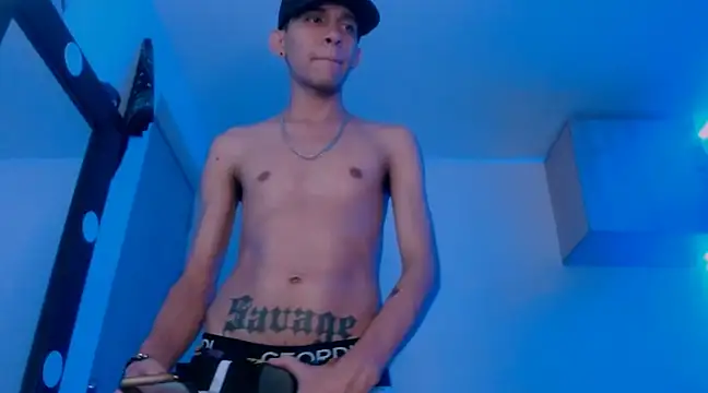 Snapshot of Samuel_Suarez chatting on 01-08-25, 02:25 Samuel Suarez online show from 01-08-25, 02:25