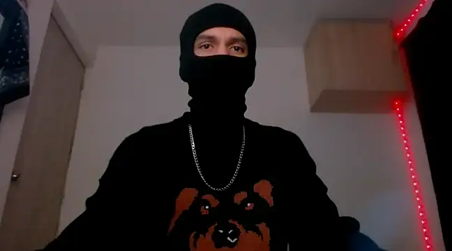 Snapshot of Samuel_Suarez chatting on 01-23-25, 03:37 Samuel Suarez online show from 01-23-25, 03:37