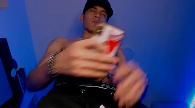 Snapshot of Samuel_Suarez chatting on 01-27-25, 07:35 Samuel Suarez online show from 01-27-25, 07:35