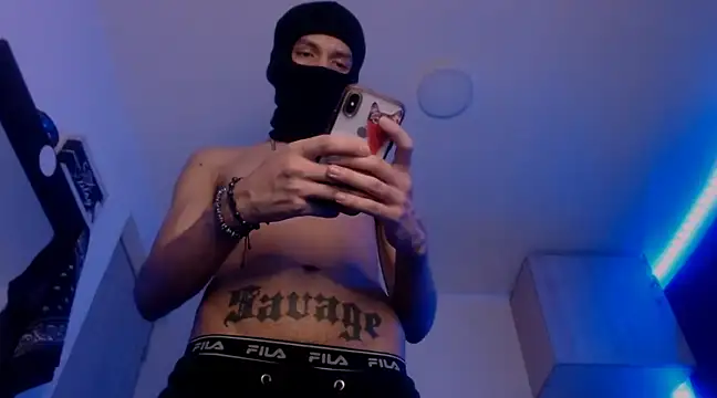 Snapshot of Samuel_Suarez chatting on 01-27-25, 04:43 Samuel Suarez online show from 01-27-25, 04:43