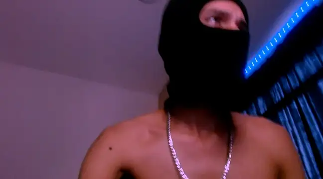 Snapshot of Samuel_Suarez chatting on 02-19-25, 12:22 Samuel Suarez online show from 02-19-25, 12:22