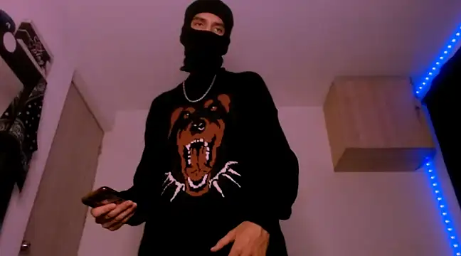 Snapshot of Samuel_Suarez chatting on 02-22-25, 07:23 Samuel Suarez online show from 02-22-25, 07:23