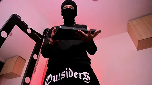 Snapshot of Samuel_Suarez chatting on 09-16-25, 12:11 Samuel Suarez online show from 09-16-25, 12:11