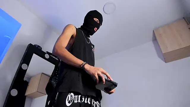 Snapshot of Samuel_Suarez chatting on 10-06-25, 12:52 Samuel Suarez online show from 10-06-25, 12:52