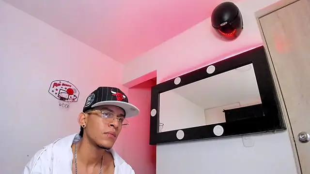Samuel Suarez online show from 06-14-26, 02:24
