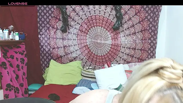 Snapshot of elena_evans chatting on 01-27-25, 09:00 elena evans online show from 01-27-25, 09:00