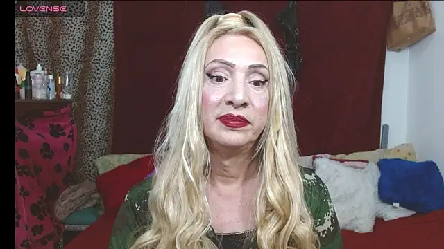 Snapshot of elena_evans chatting on 06-15-26, 06:43 elena evans online show from 06-15-26, 06:43
