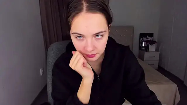 KristinaLoison online show from 12-18-24, 04:06