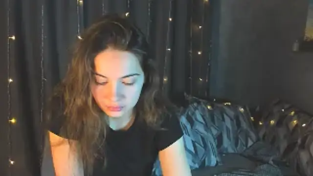 Snapshot of KristinaLoison chatting on 02-04-25, 01:59 KristinaLoison online show from 02-04-25, 01:59