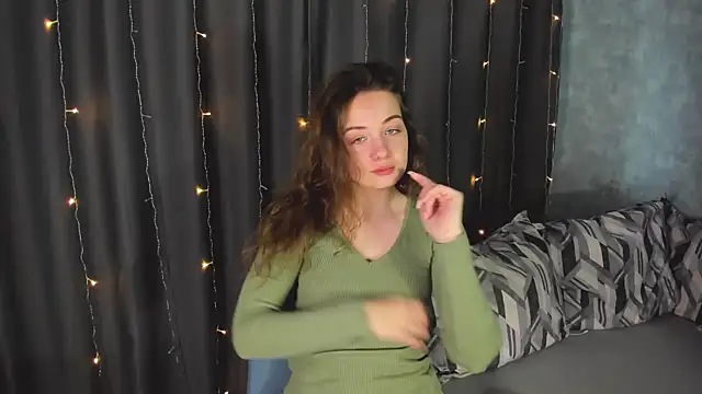 KristinaLoison online show from 03-05-25, 05:50