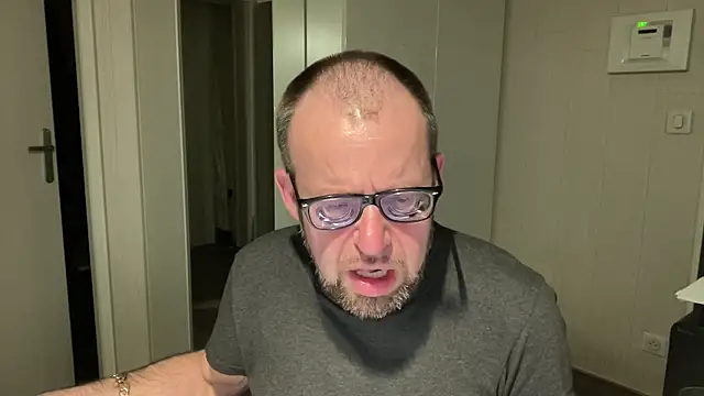 FABIOGLASSES online show from 04-17-26, 07:50