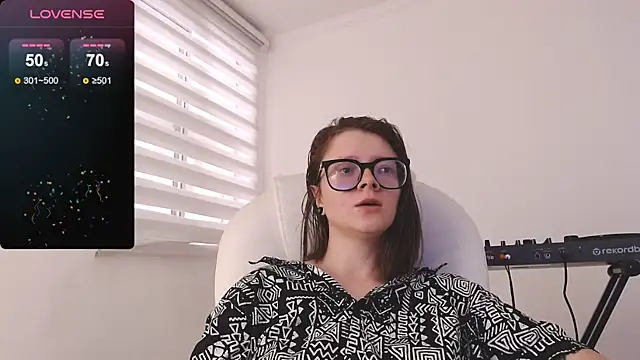 Snapshot of Arya_starrk chatting on 12-20-24, 01:11 Arya starrk online show from 12-20-24, 01:11