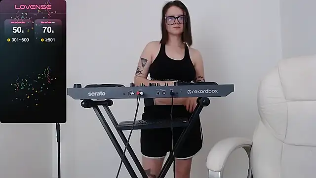 Snapshot of Arya_starrk chatting on 01-10-25, 10:57 Arya starrk online show from 01-10-25, 10:57