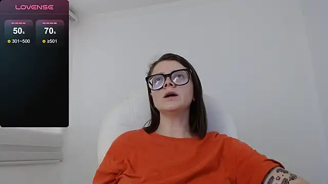 Snapshot of Arya_starrk chatting on 01-14-25, 01:28 Arya starrk online show from 01-14-25, 01:28