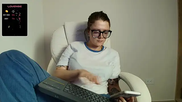 Snapshot of Arya_starrk chatting on 02-07-25, 10:20 Arya starrk online show from 02-07-25, 10:20