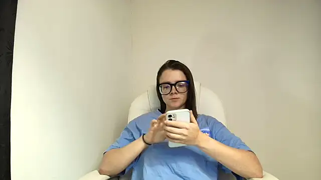 Snapshot of Arya_starrk chatting on 02-17-25, 01:42 Arya starrk online show from 02-17-25, 01:42