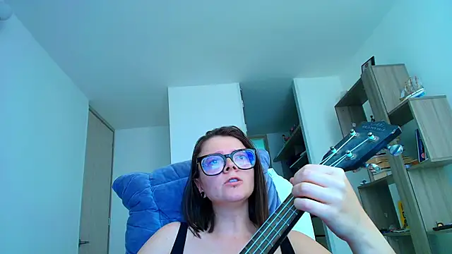 Snapshot of Arya_starrk chatting on 09-13-25, 04:29 Arya starrk online show from 09-13-25, 04:29