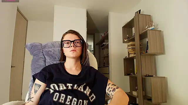 Snapshot of Arya_starrk chatting on 09-22-25, 02:19 Arya starrk online show from 09-22-25, 02:19