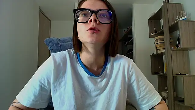 Snapshot of Arya_starrk chatting on 10-13-25, 02:28 Arya starrk online show from 10-13-25, 02:28