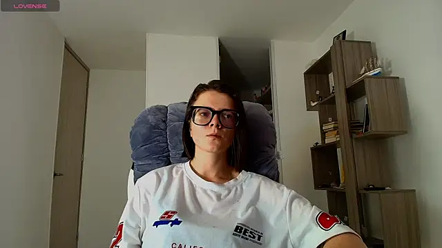 Snapshot of Arya_starrk chatting on 11-17-25, 02:01 Arya starrk online show from 11-17-25, 02:01