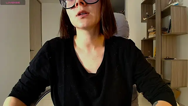 Snapshot of Arya_starrk chatting on 11-19-25, 01:22 Arya starrk online show from 11-19-25, 01:22