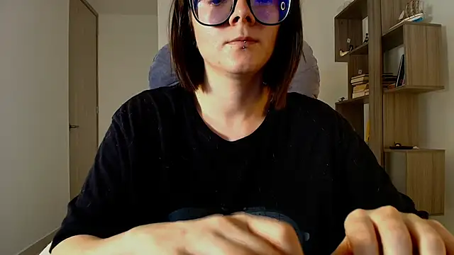 Snapshot of Arya_starrk chatting on 11-24-25, 02:39 Arya starrk online show from 11-24-25, 02:39