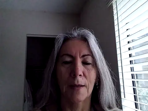 EvaRobinson online show from 01-18-25, 01:29