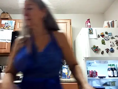 EvaRobinson online show from 01-18-25, 04:31