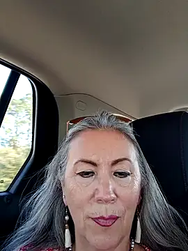 EvaRobinson online show from 02-08-25, 08:42