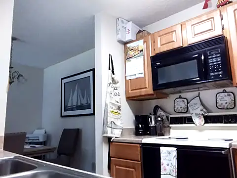 EvaRobinson online show from 03-06-25, 04:07