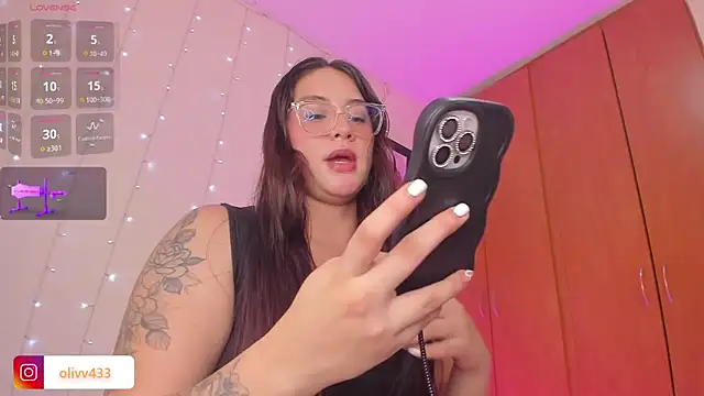 Snapshot of olivia__s chatting on 04-28-26, 03:11 olivia s online show from 04-28-26, 03:11