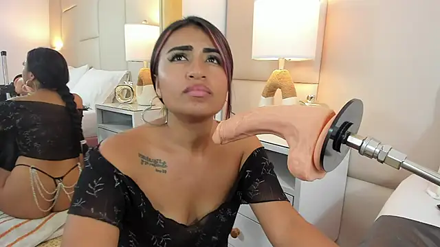 Snapshot of AntoniaRoss_ chatting on 02-25-25, 08:30 AntoniaRoss online show from 02-25-25, 08:30