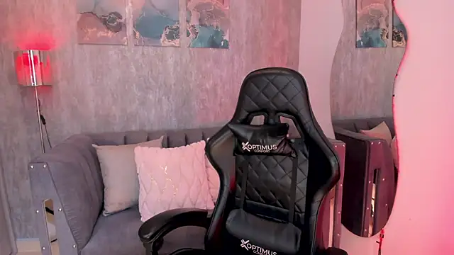 Snapshot of MelanieHudson_ chatting on 12-13-24, 07:53 MelanieHudson online show from 12-13-24, 07:53