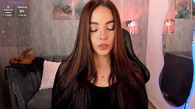 Snapshot of MelanieHudson_ chatting on 02-25-25, 12:47 MelanieHudson online show from 02-25-25, 12:47