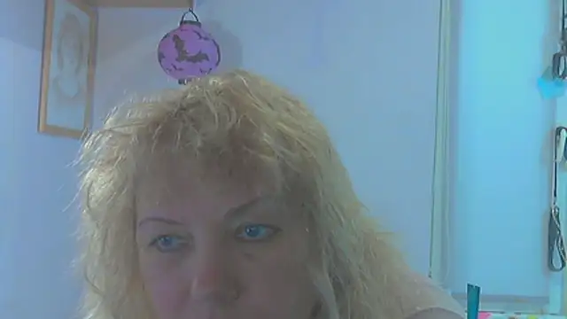 Snapshot of Lusi-777 chatting on 05-10-26, 02:33 Lusi-777 online show from 05-10-26, 02:33