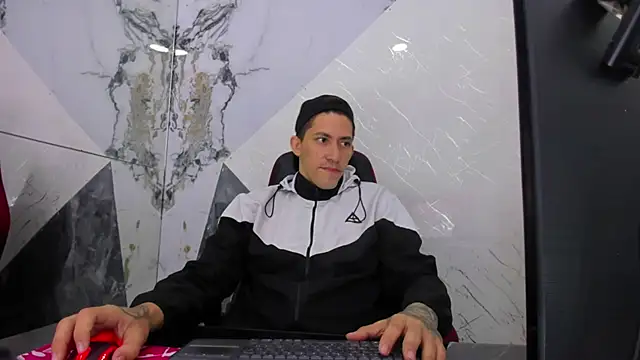 Snapshot of yeckodream chatting on 11-13-25, 06:12 yeckodream online show from 11-13-25, 06:12