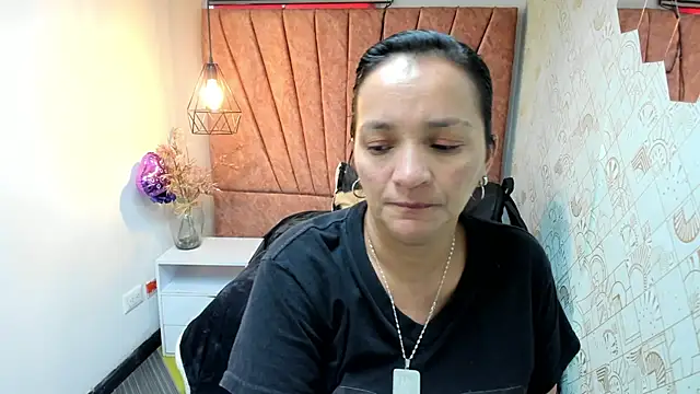 MarilynMiilf  online show from 12-04-25, 07:33