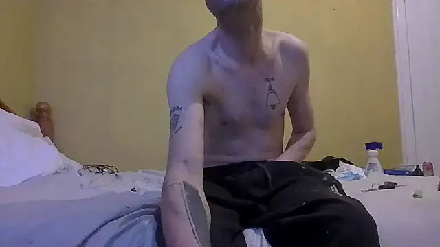 Snapshot of ThatGuyNextDoor1992 chatting on 03-05-25, 10:10 ThatGuyNextDoor1992 online show from 03-05-25, 10:10