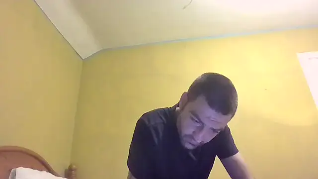 Snapshot of ThatGuyNextDoor1992 chatting on 03-07-25, 10:10 ThatGuyNextDoor1992 online show from 03-07-25, 10:10