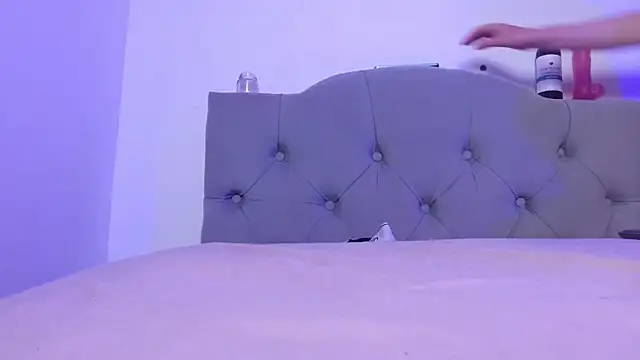 Red-moon1 online show from 02-06-25, 04:58