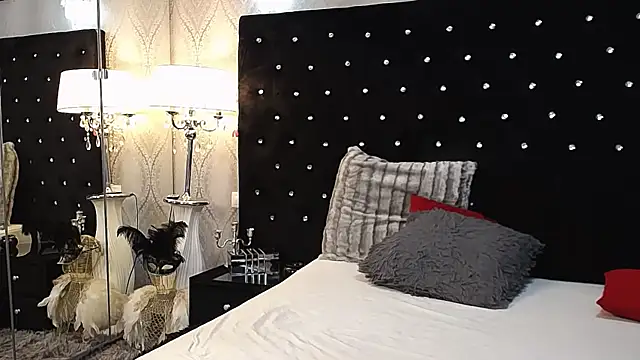 Snapshot of InannaStar chatting on 03-08-25, 01:36 InannaStar online show from 03-08-25, 01:36