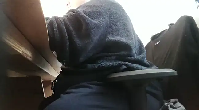 Snapshot of chubbysmallcock@xh chatting on 03-08-25, 05:11 chubbysmallcockxh online show from 03-08-25, 05:11