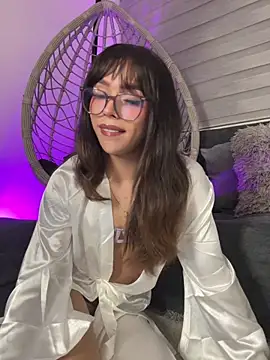 Samantha Bernardo online show from 04-14-26, 04:07