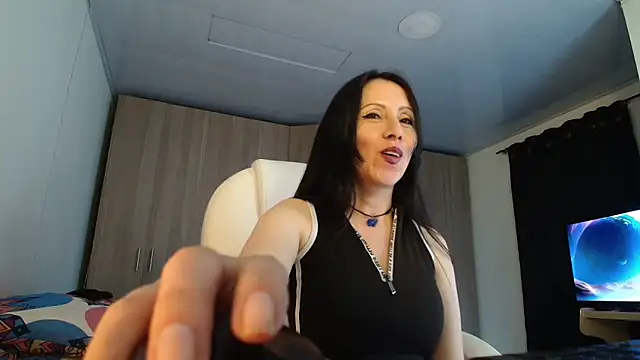 Snapshot of Selene93 chatting on 05-10-26, 07:41 Selene93 online show from 05-10-26, 07:41