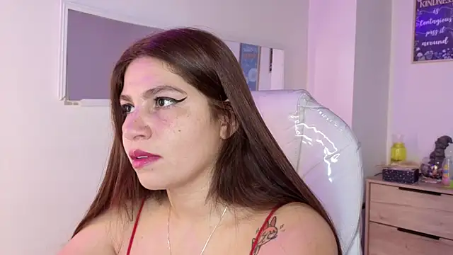 Snapshot of bluee_hazell chatting on 06-17-26, 11:56 bluee hazell online show from 06-17-26, 11:56