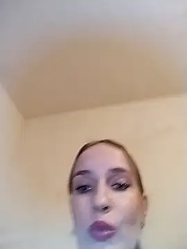 Snapshot of AimeeFair chatting on 03-06-25, 03:56 AimeeFair online show from 03-06-25, 03:56