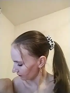 Snapshot of AimeeFair chatting on 03-19-25, 05:06 AimeeFair online show from 03-19-25, 05:06