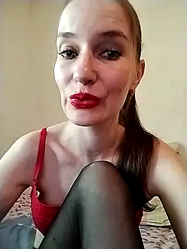 Snapshot of AimeeFair chatting on 09-26-25, 02:21 AimeeFair online show from 09-26-25, 02:21