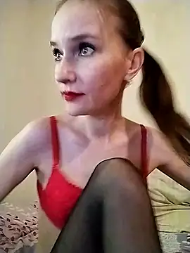 Snapshot of AimeeFair chatting on 10-10-25, 11:42 AimeeFair online show from 10-10-25, 11:42